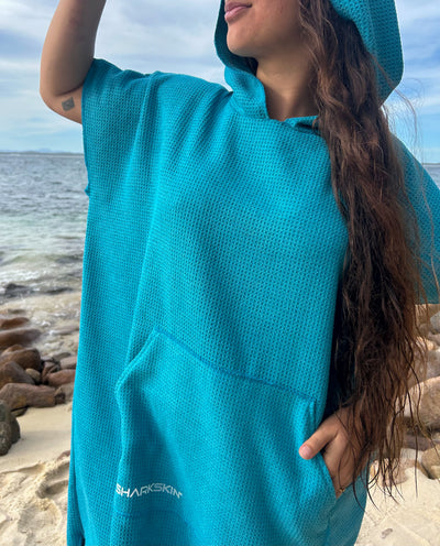 SAND FREE HOODED TOWEL