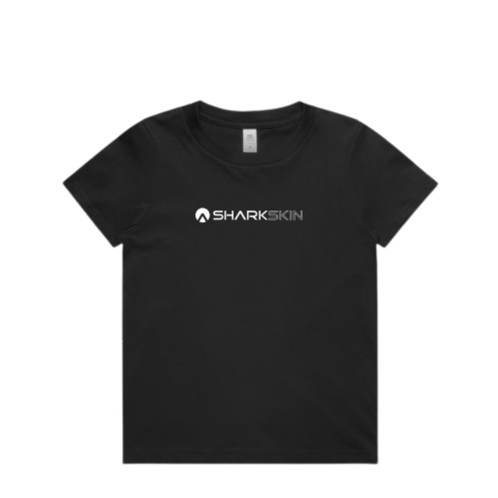 SHARKSKIN TITLE TEE JUNIOR