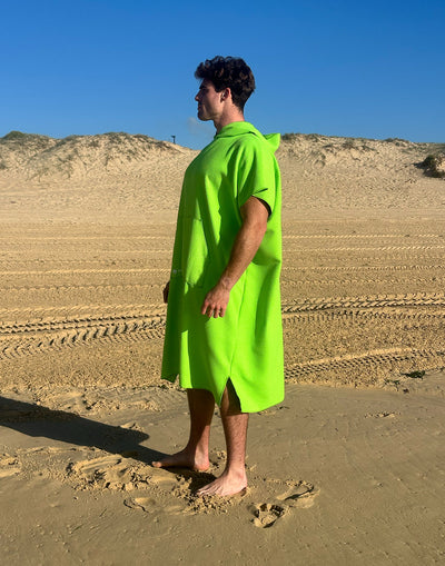 SAND FREE HOODED TOWEL