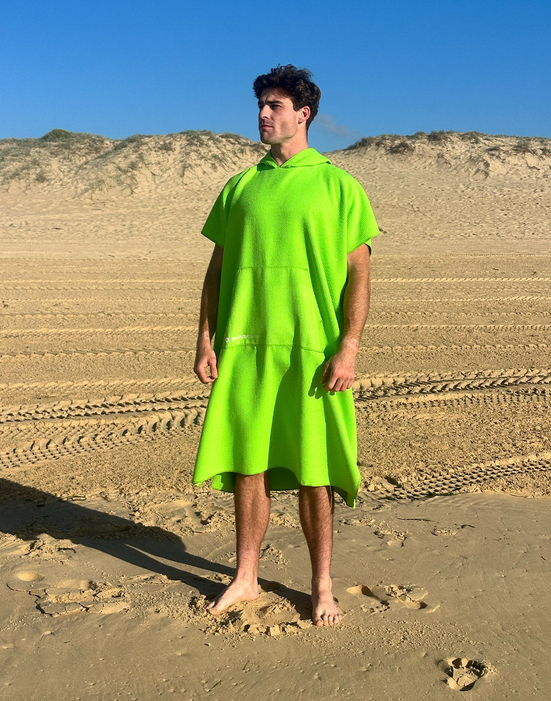 SAND FREE HOODED TOWEL